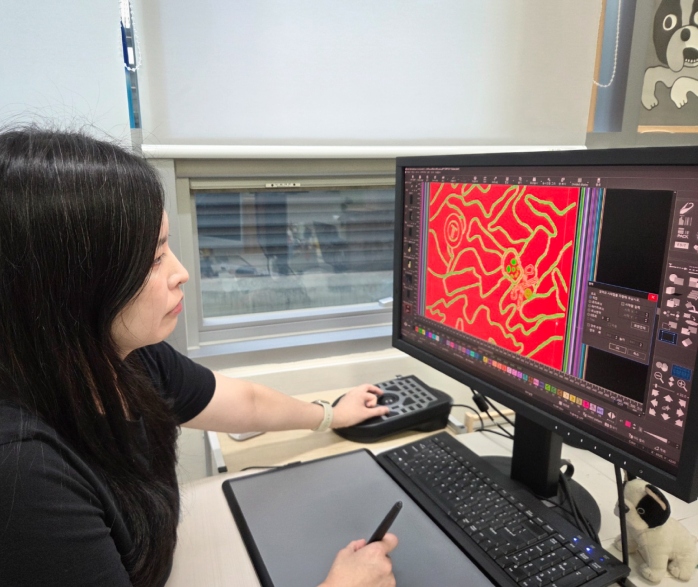 Ms.Ko operating SDS-ONE APEX