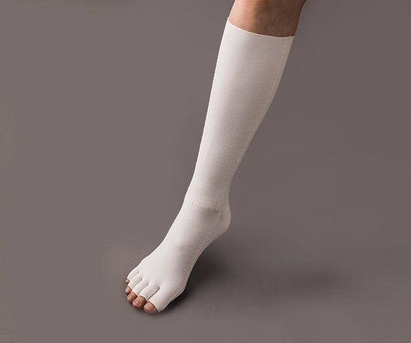 Compression stocking with toes